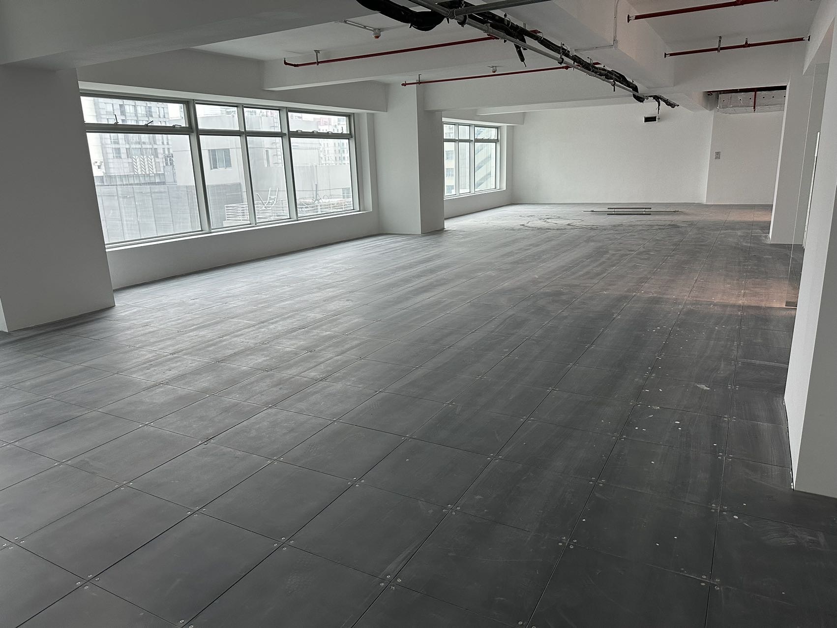 又又中心110平米办公室出租-租金价格5.00元/m²/天
