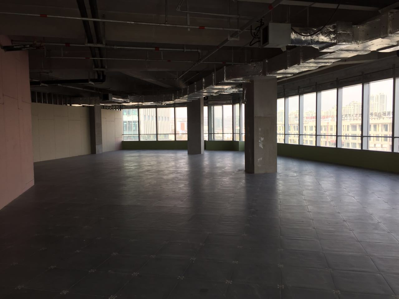湾谷科技园523平米办公室出租-租金价格2.94元/m²/天