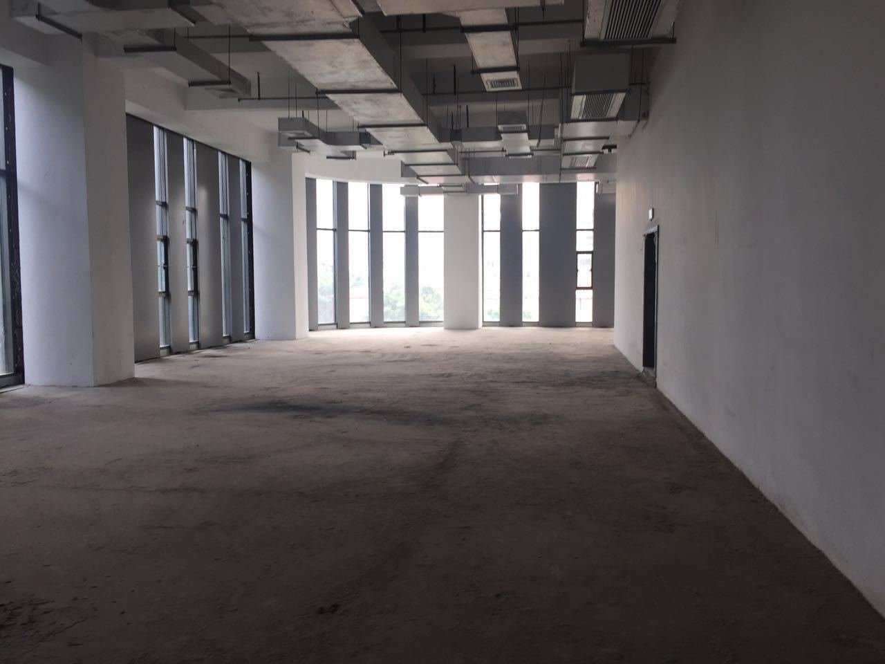 上海跨国采购中心448平米办公室出租-租金价格5.60元/m²/天