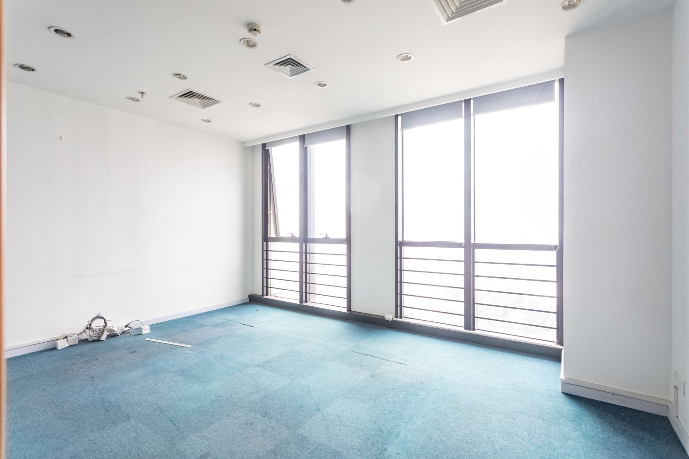 华滋奔腾大厦宝山 华滋奔腾大厦 100平米 中等装修