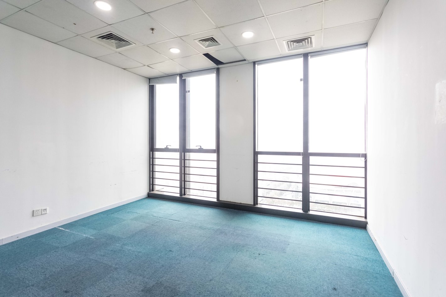 华滋奔腾大厦宝山 华滋奔腾大厦 100平米 中等装修