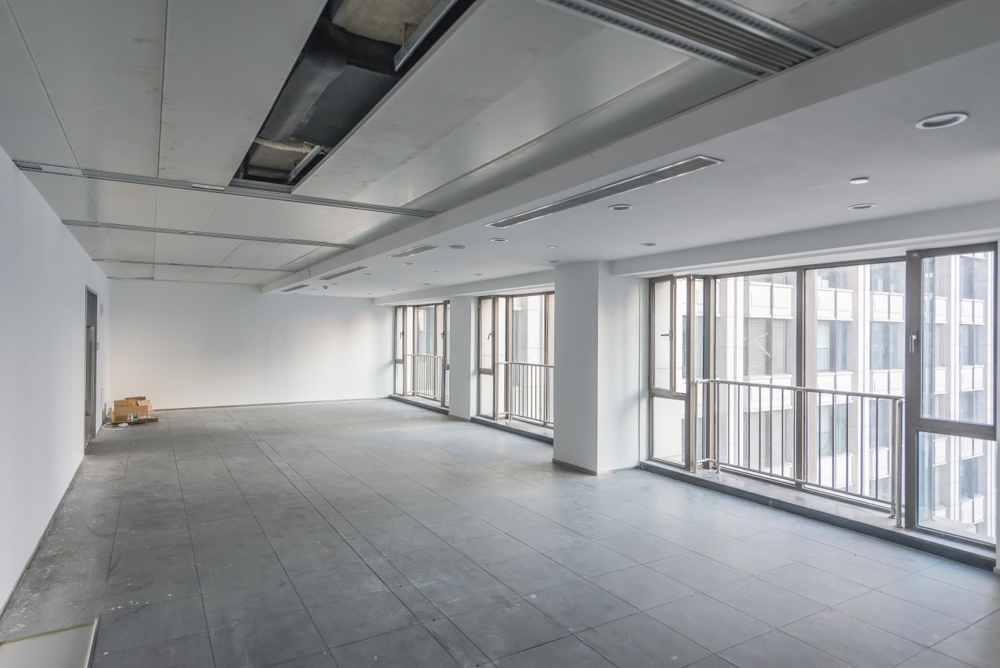 长风嘉庭国际857平米办公室出租-租金价格4.00元/m²/天