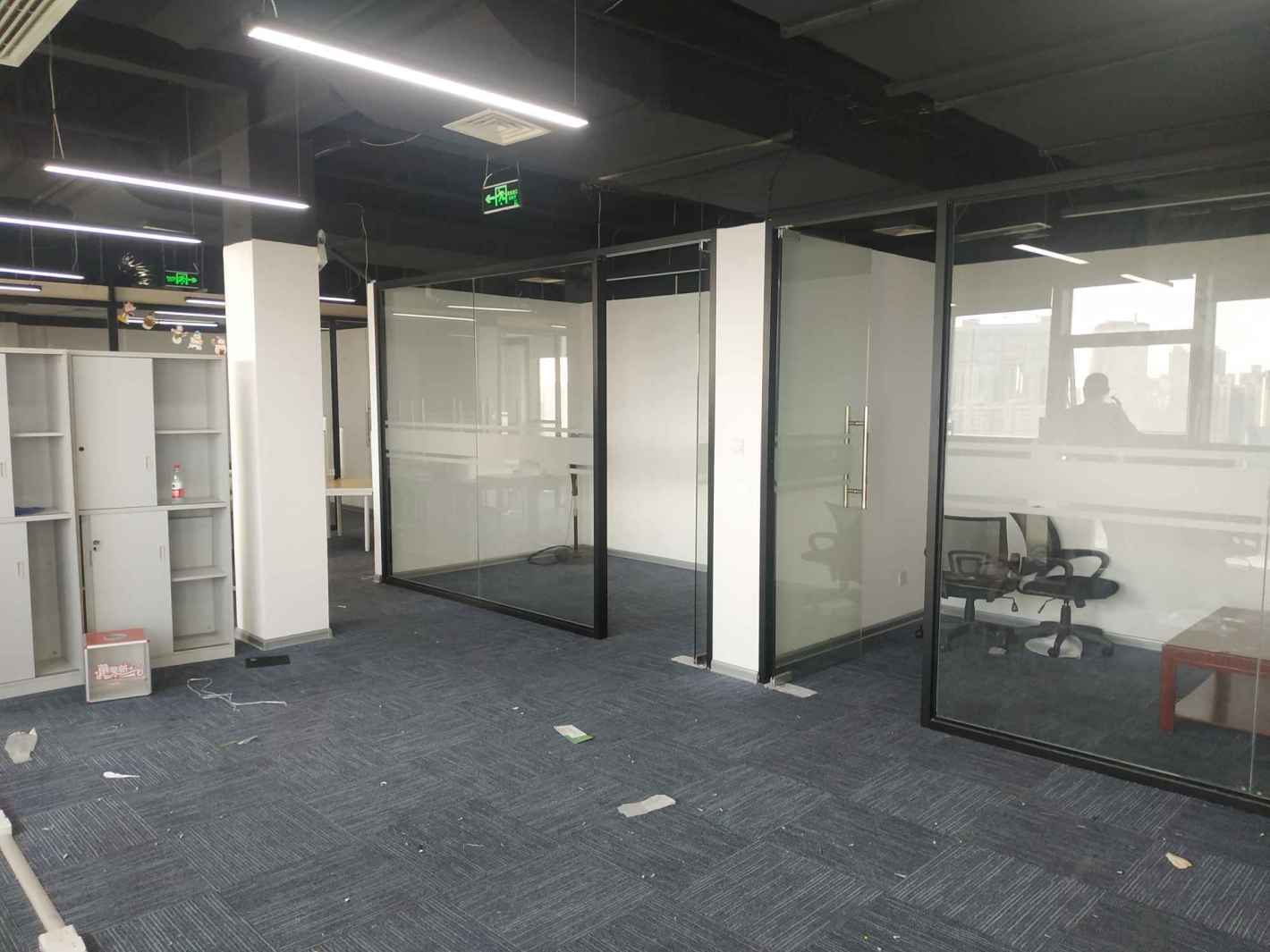 汇阳广场徐汇 汇阳广场 303平米 毛坯