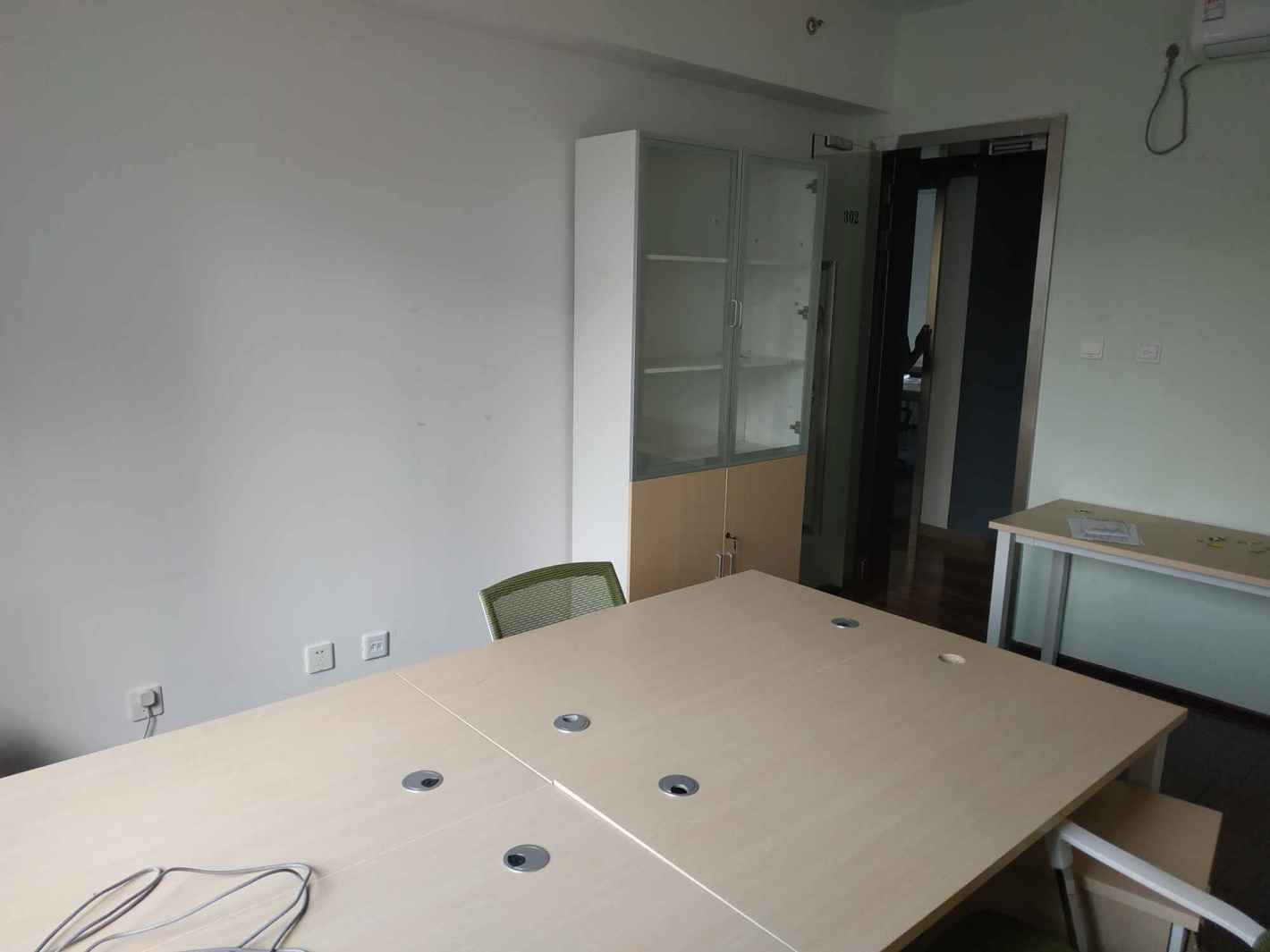 共新办公楼静安 共新办公楼 23平米 精装修