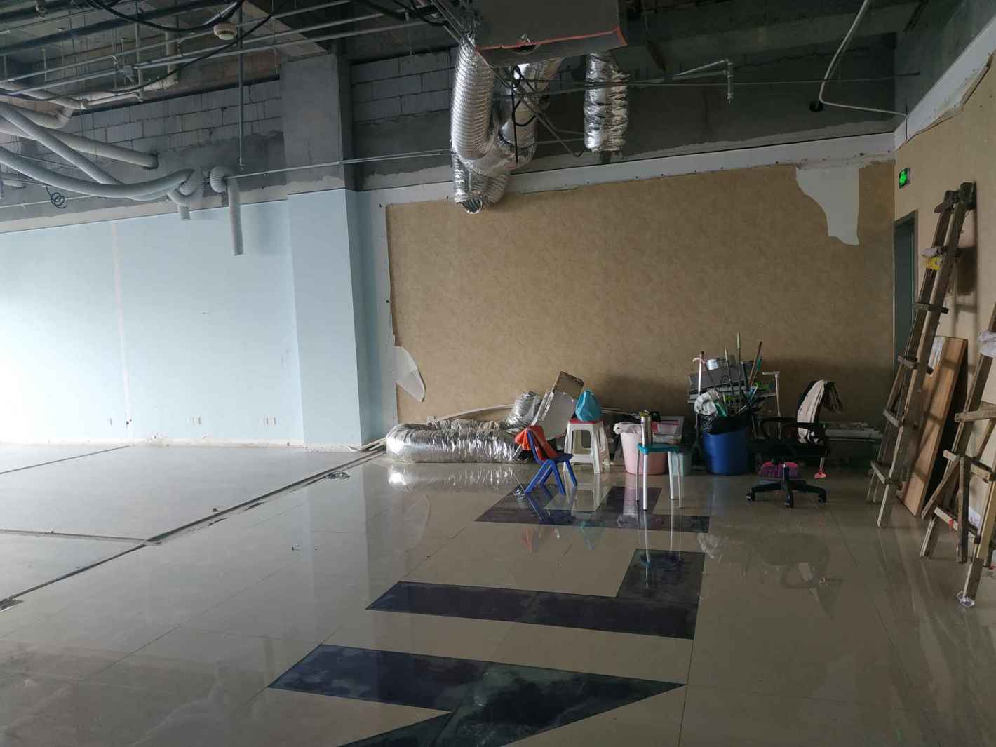 龙阳广场浦东 龙阳广场 249平米 简装修