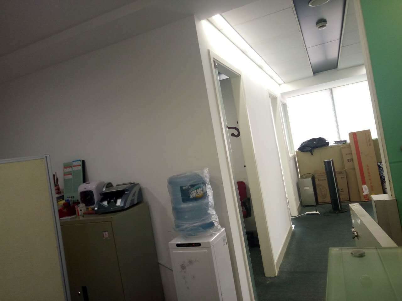 海泰国际大厦94平米办公室出租-租金价格3.00元/m&sup2;/天