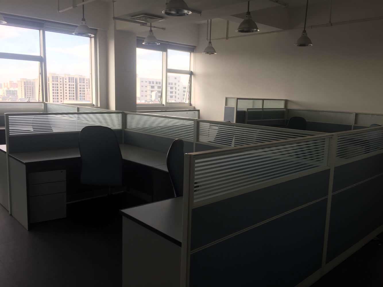 莱茵虹桥中心147平米办公室出租-租金价格3.00元/m&sup2;/天