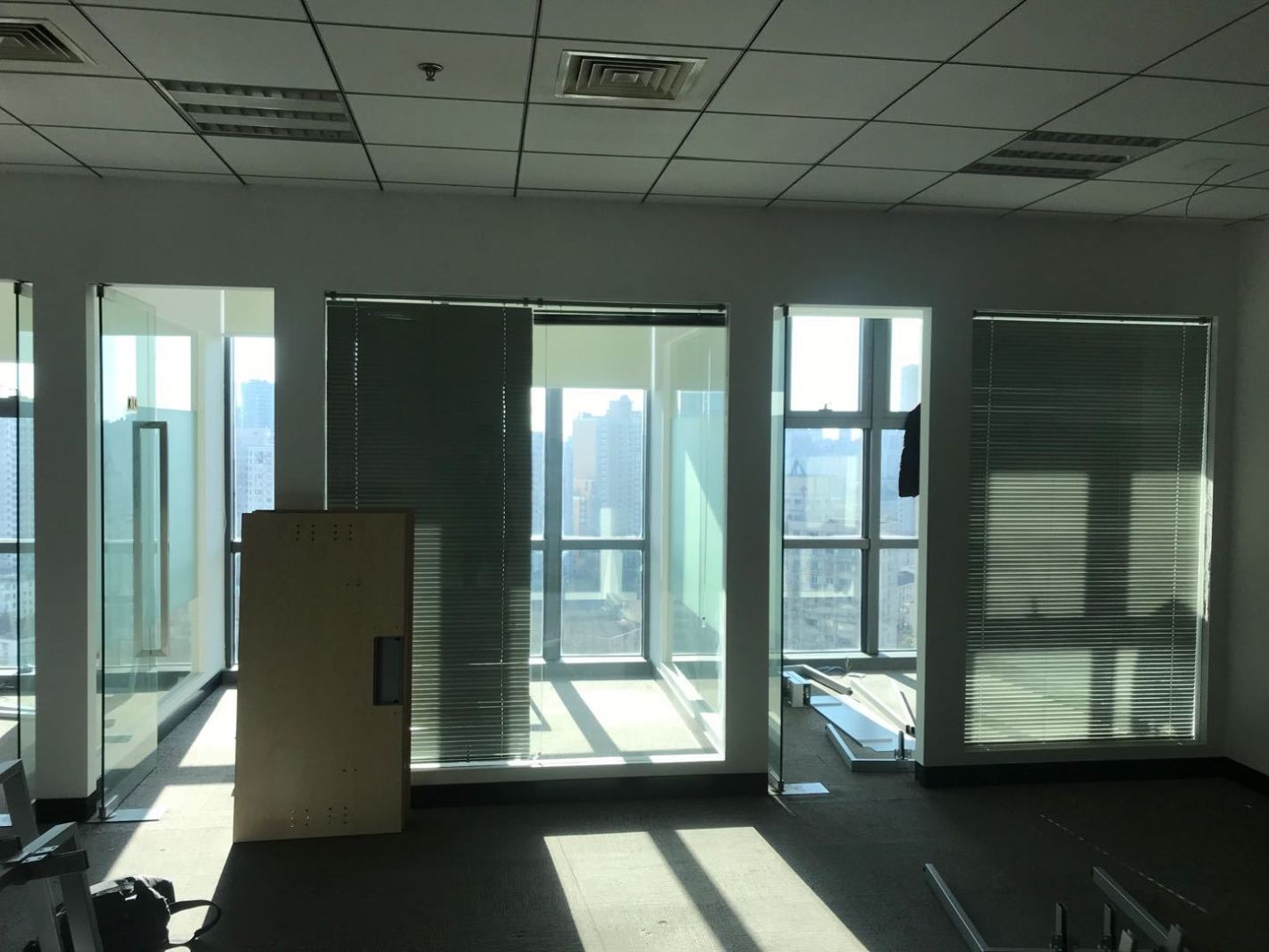 中山万博国际中心广场　地铁上盖　房型方正