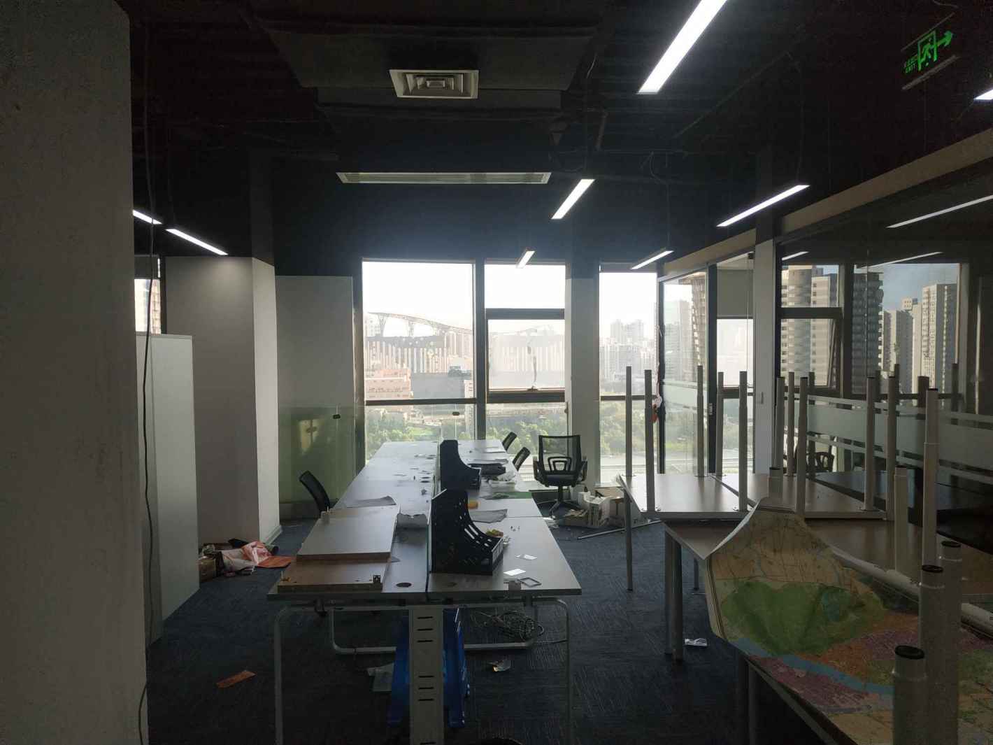 汇阳广场徐汇 汇阳广场 303平米 毛坯