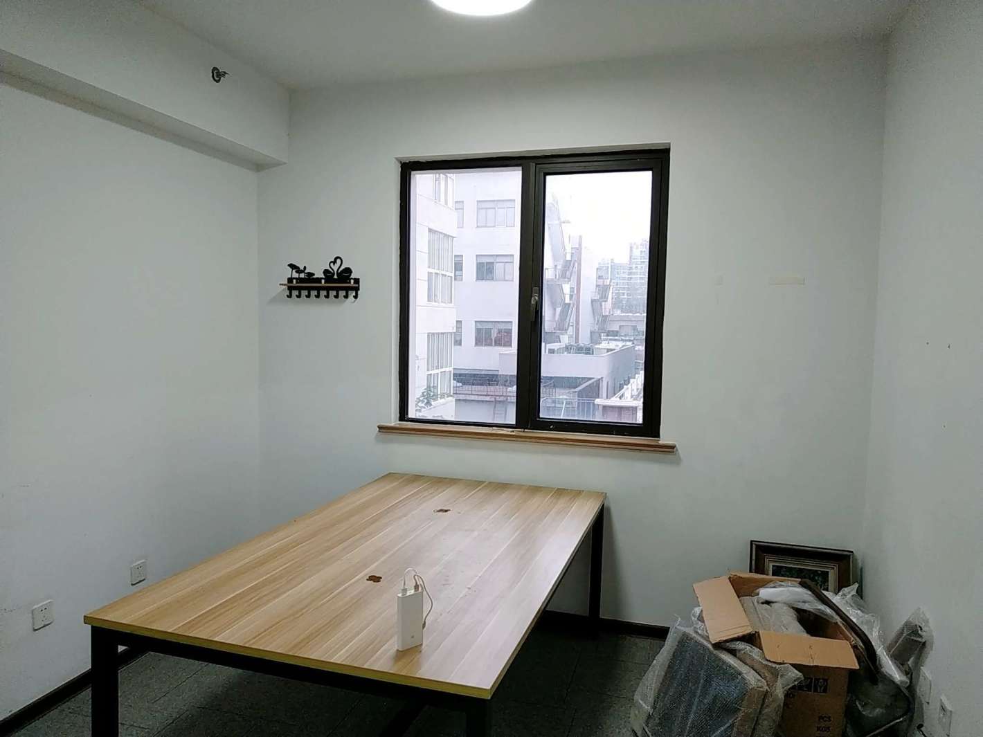 共新办公楼静安 共新办公楼 23平米 毛坯