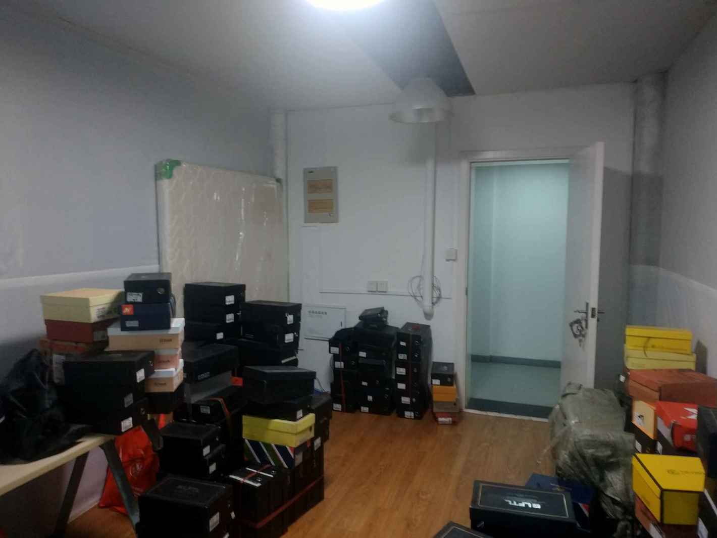 鼎力创意园徐汇 鼎力创意园 28平米 毛坯