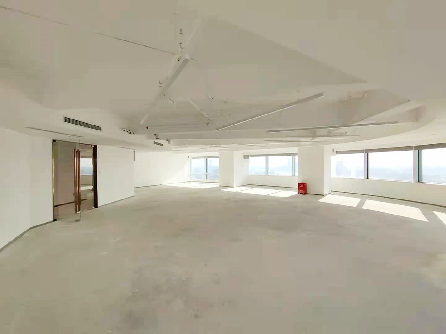 中港汇黄浦(原长城金融大厦)黄浦 中港汇黄浦(原长城金融大厦) 276平米 中等装修