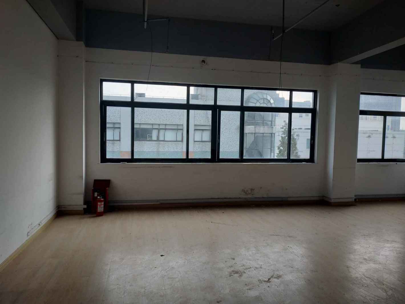 虹漕园徐汇 虹漕园 150平米 毛坯