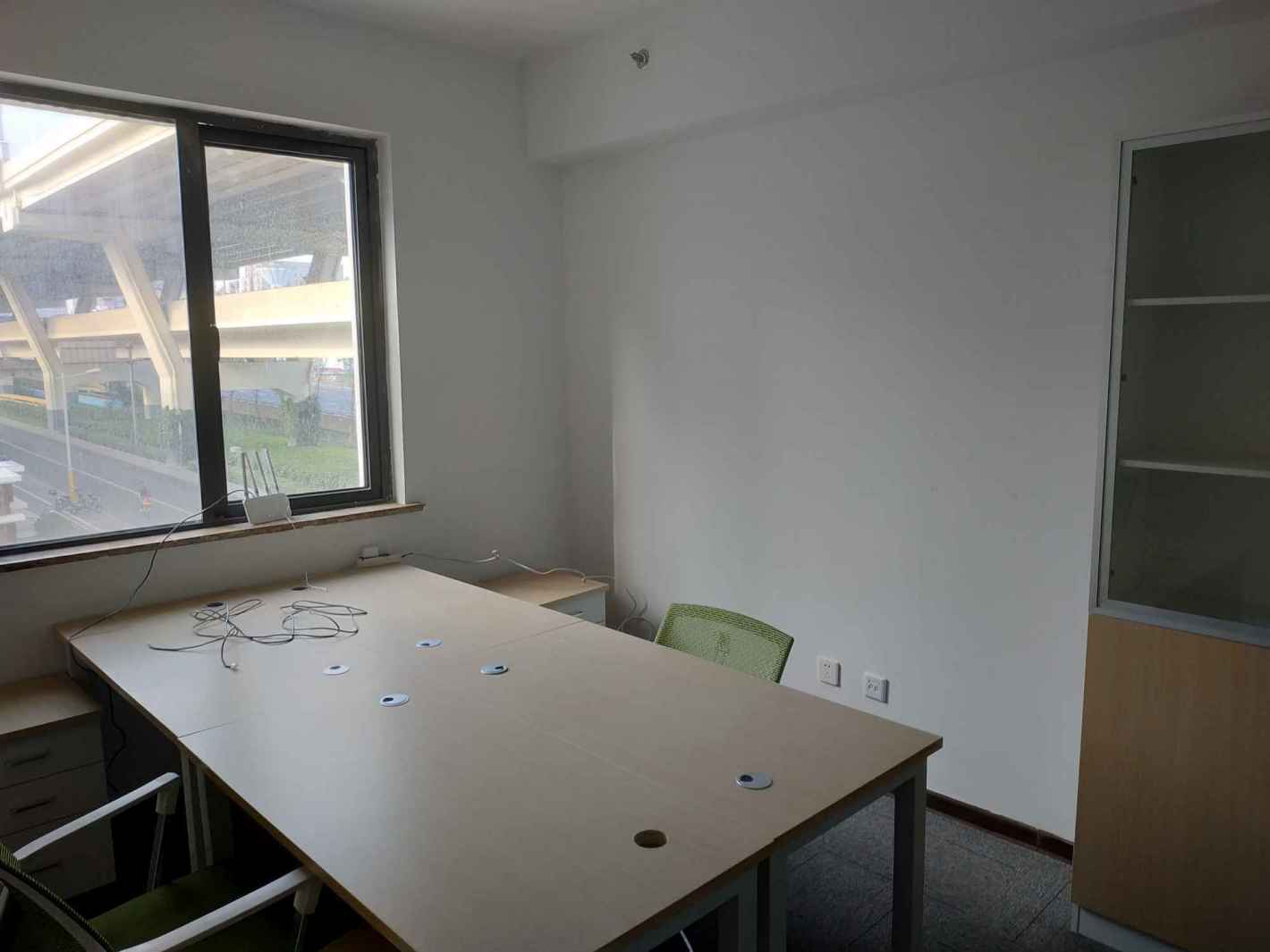 共新办公楼静安 共新办公楼 23平米 精装修