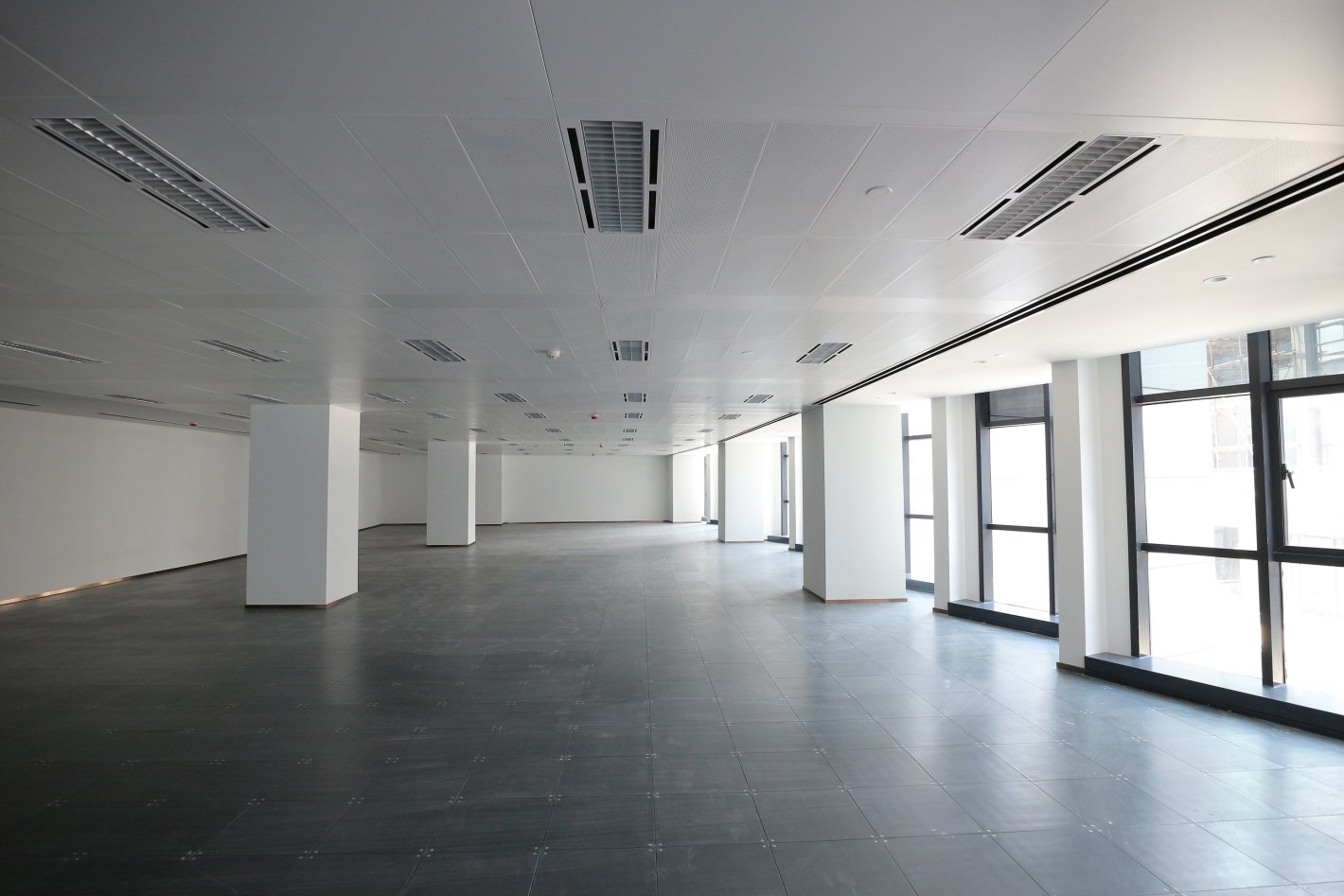 龙盛777静安 龙盛777 980平米 简装修