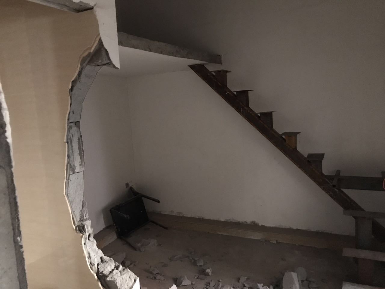 万安路296号虹口 万安路296号 200平米 毛坯