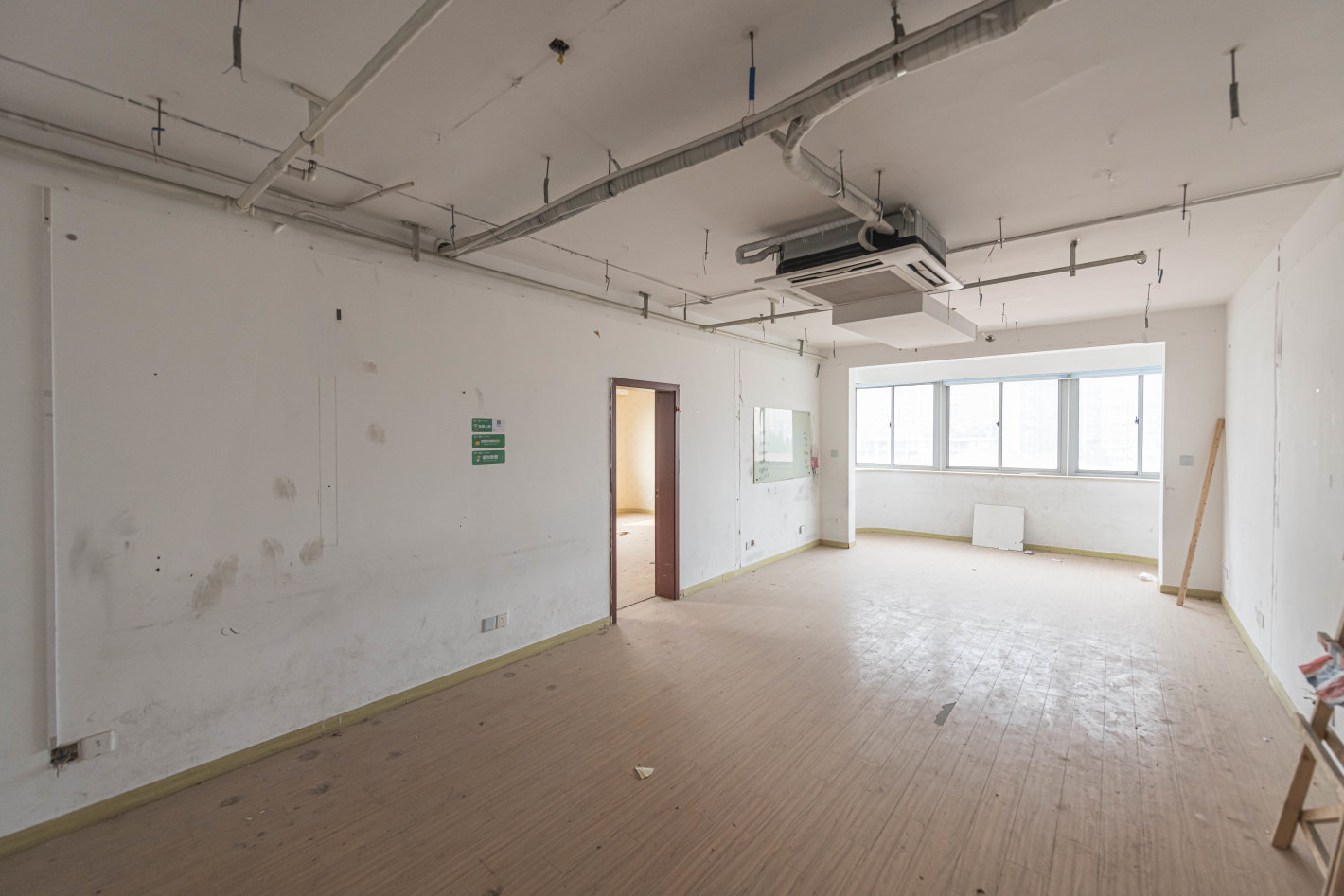 中西大厦159平米办公室出租-租金价格3.80元/m&sup2;/天