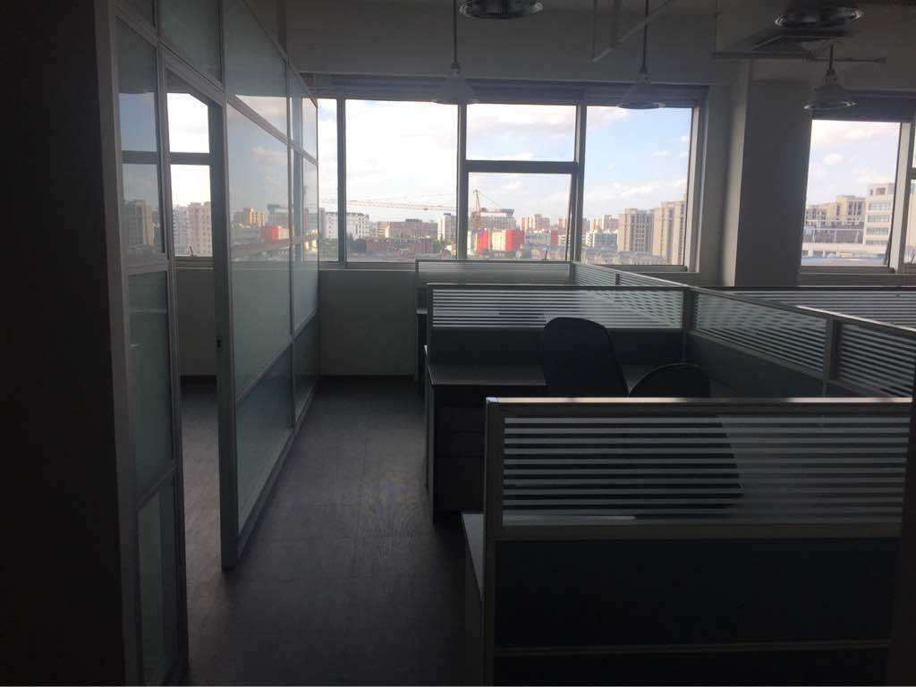 莱茵虹桥中心闵行 莱茵虹桥中心 147平米 中等装修