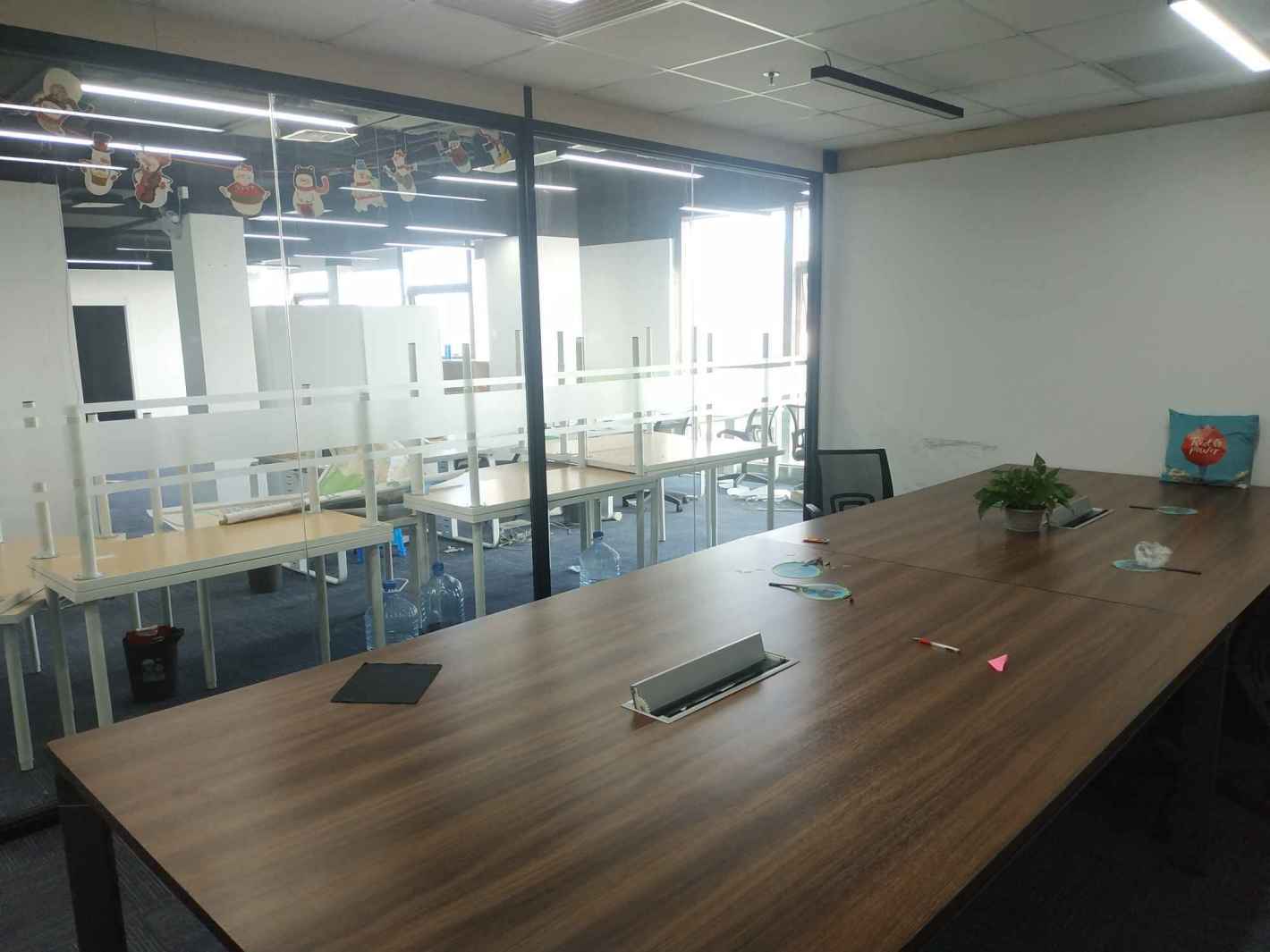 汇阳广场徐汇 汇阳广场 303平米 毛坯