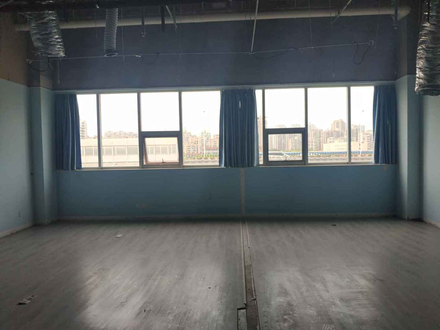 龙阳广场249平米办公室出租-租金价格4.00元/m&sup2;/天