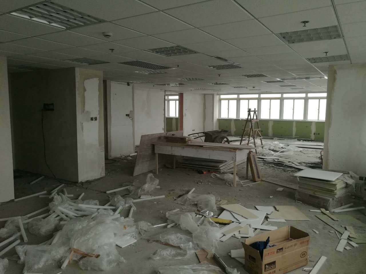 威海大楼静安 威海大楼 300平米 简装修