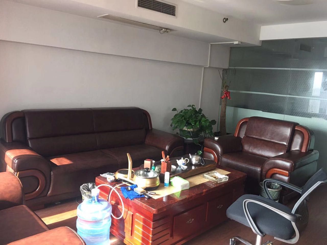 祥腾财富广场静安 祥腾财富广场 240平米 精装修