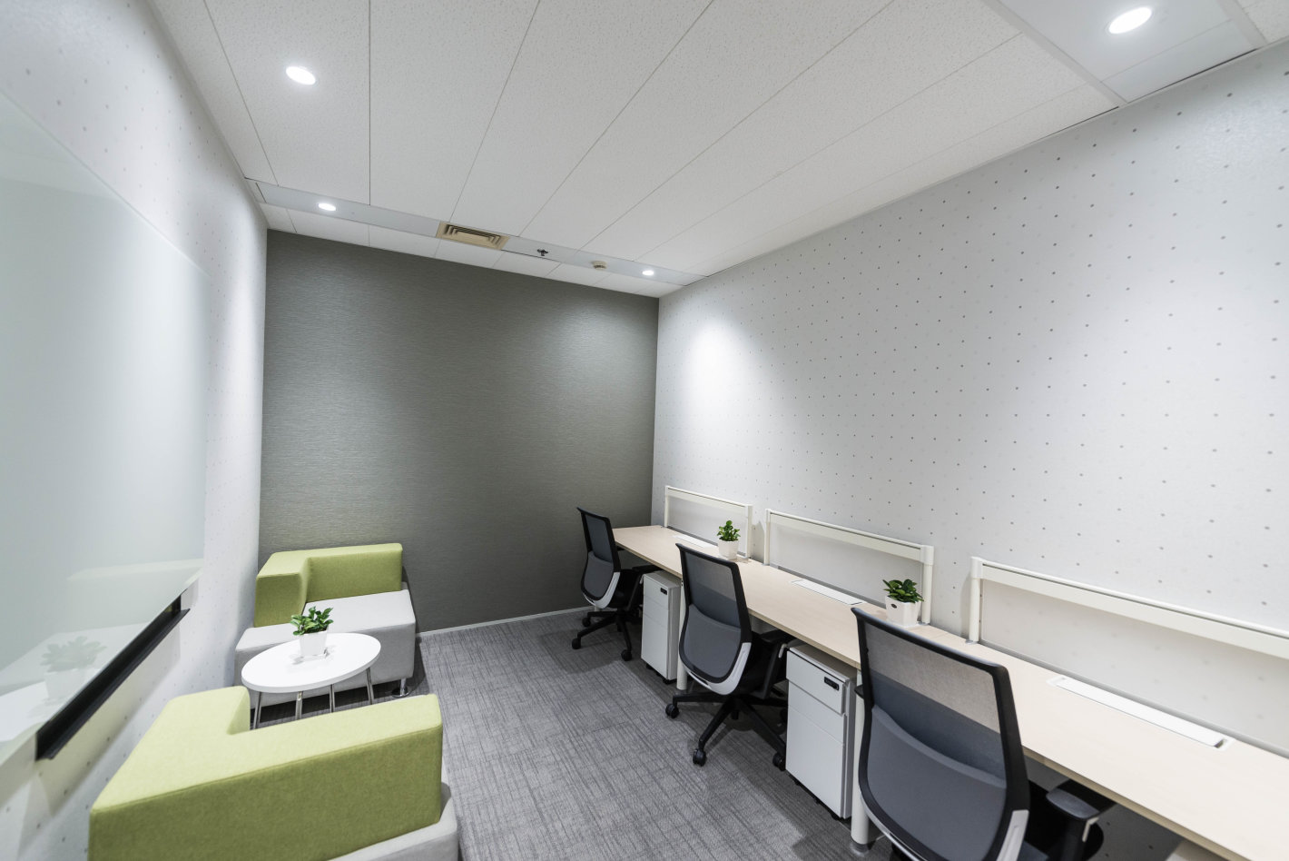 上海银行大厦210平米办公室出租-租金价格5.00元/m&sup2;/天