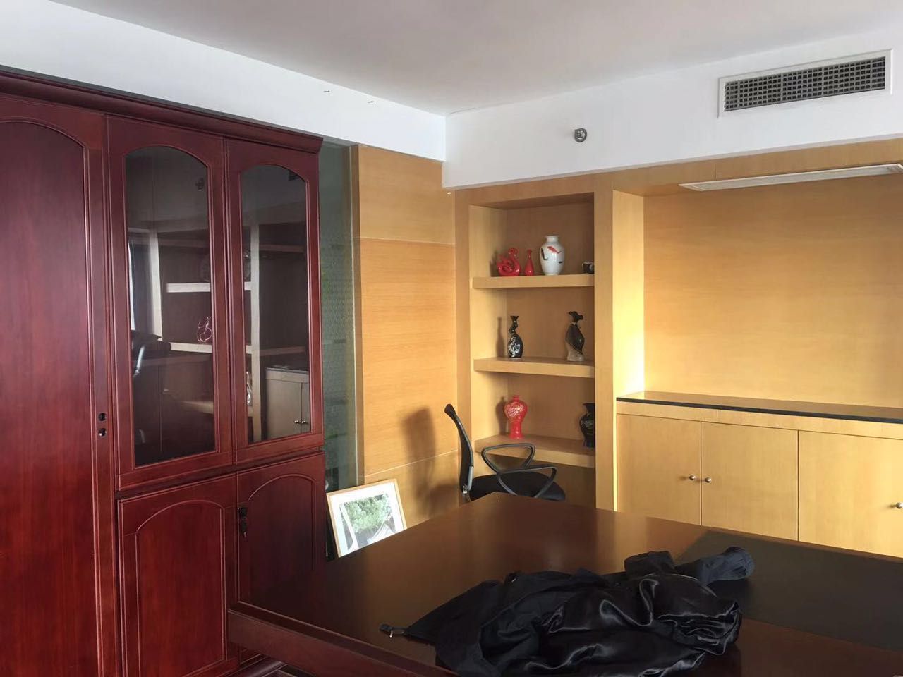 祥腾财富广场静安 祥腾财富广场 240平米 精装修