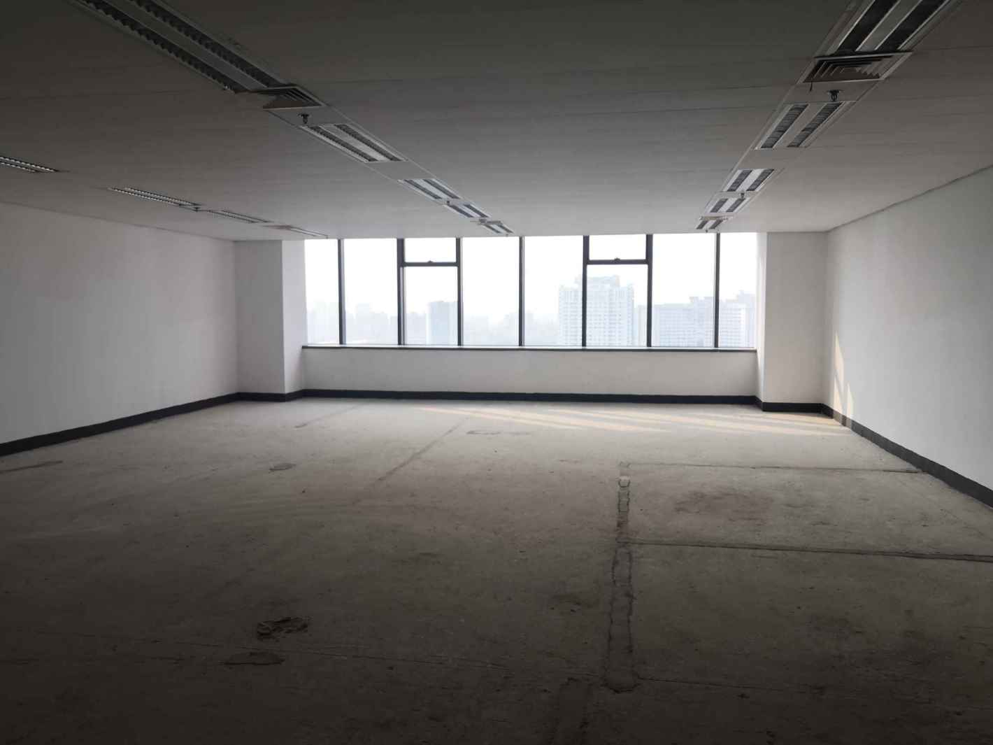 新漕河泾国际商务中心徐汇 新漕河泾国际商务中心 201平米 简装修