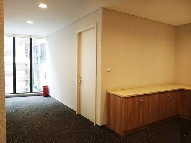 八号桥三期257平米办公室出租-租金价格5.50元/m&sup2;/天