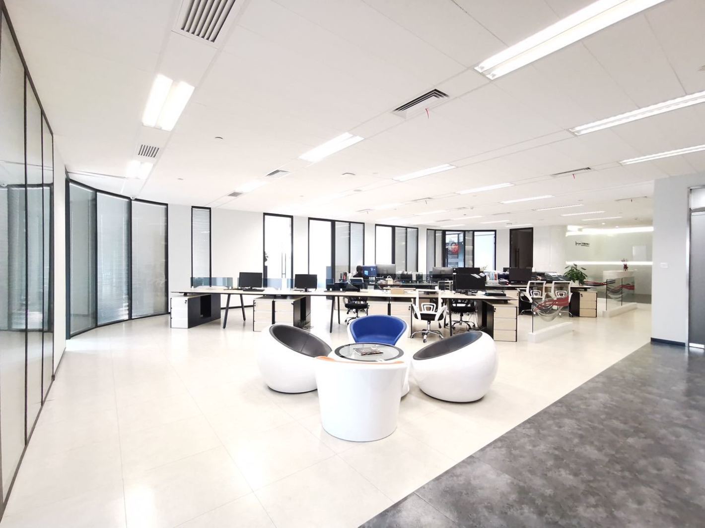 鱼跃大厦长宁 鱼跃大厦 636平米 中等装修