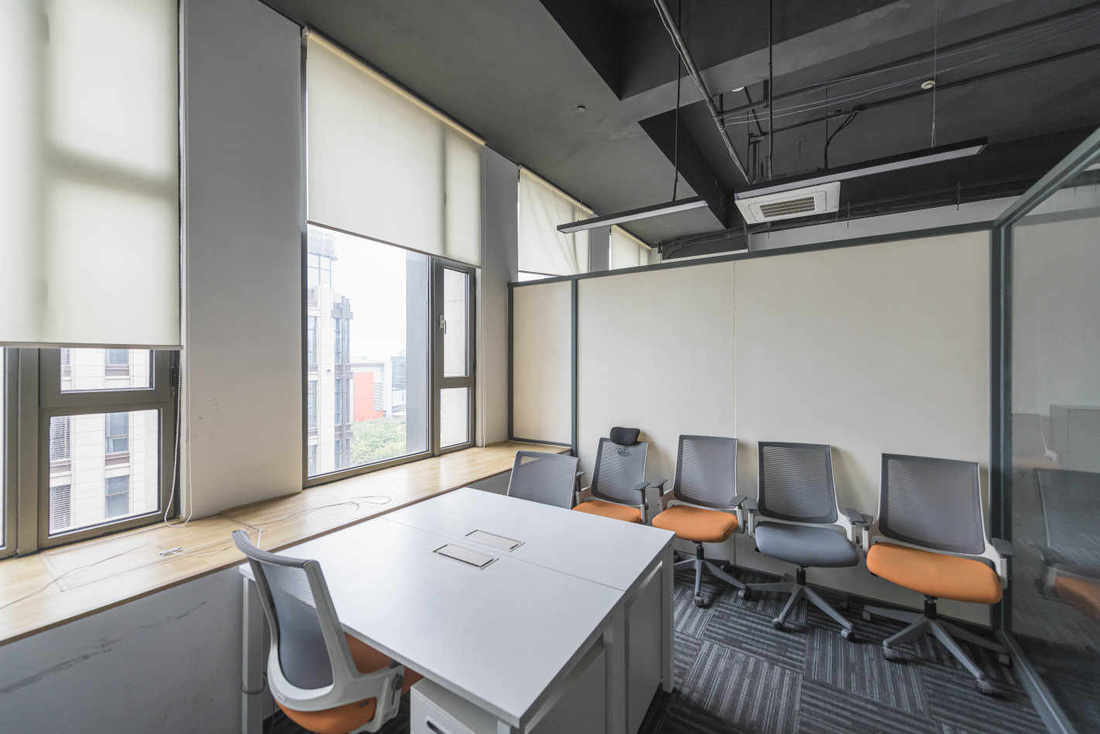 新江湾城大厦（绿地双创中心）杨浦 新江湾城大厦（绿地双创中心） 150平米 中等装修