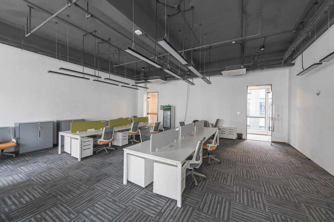 新江湾城大厦（绿地双创中心）杨浦 新江湾城大厦（绿地双创中心） 150平米 中等装修