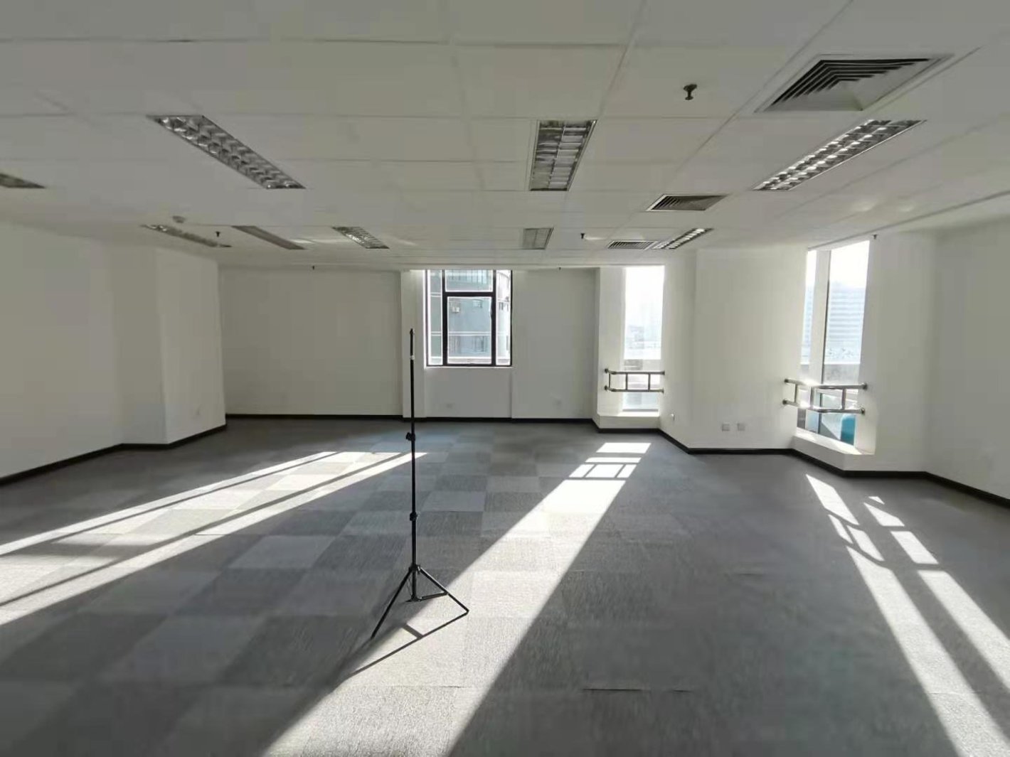 景鸿大厦徐汇 景鸿大厦 120平米 精装修