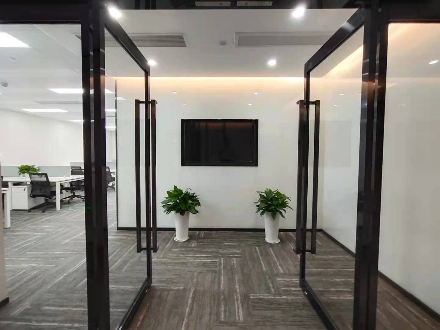 宏汇国际广场180平米办公室出租-租金价格4.50元/m&sup2;/天