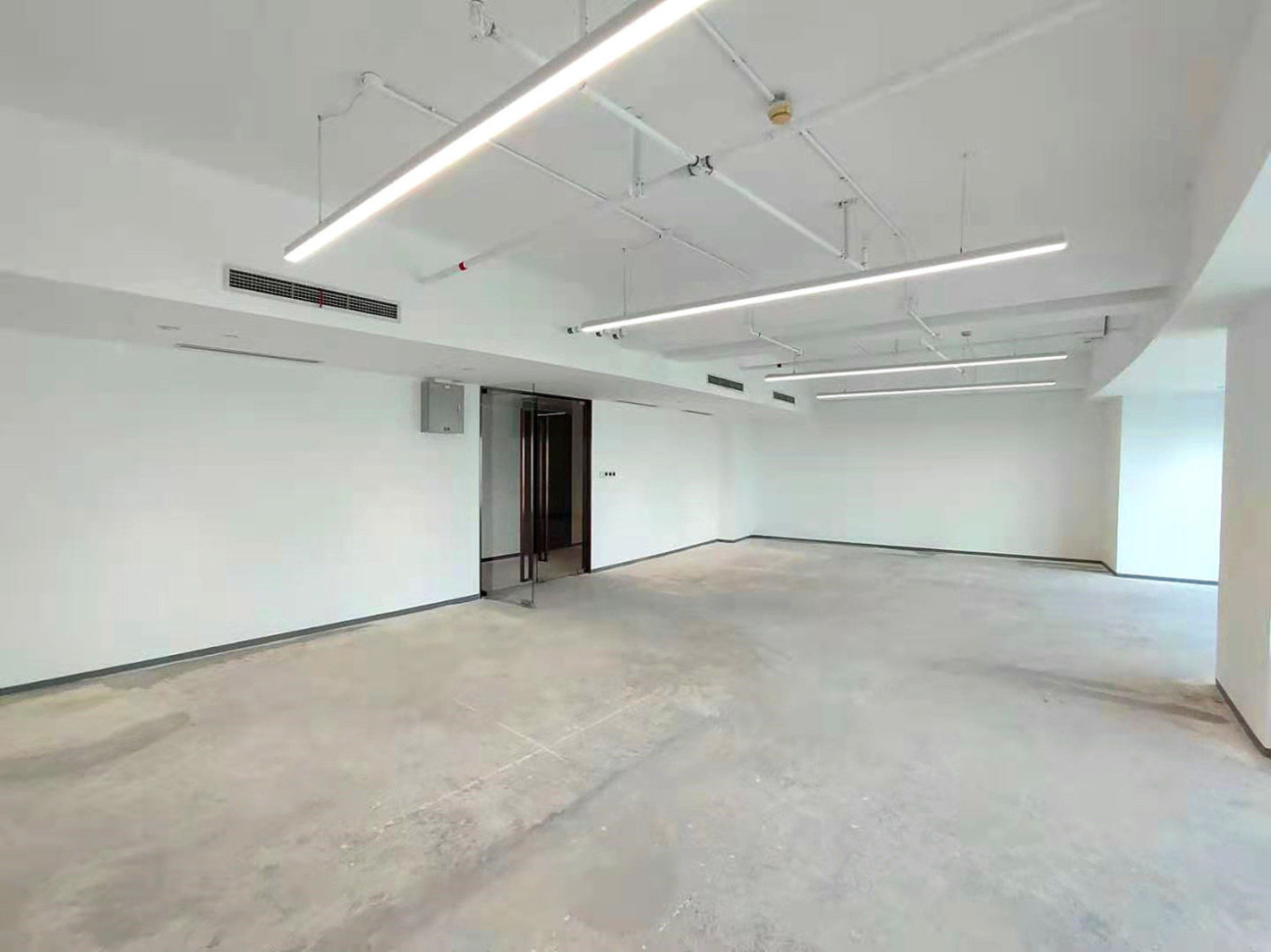 中港汇黄浦(原长城金融大厦)黄浦 中港汇黄浦(原长城金融大厦) 140平米 简装修