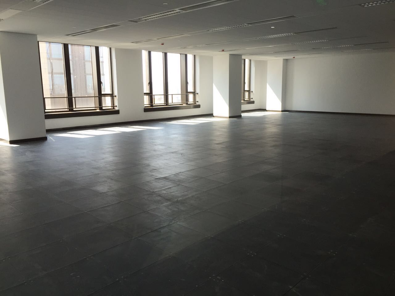 外滩金融中心BFC黄浦 外滩金融中心BFC 418平米 简装修