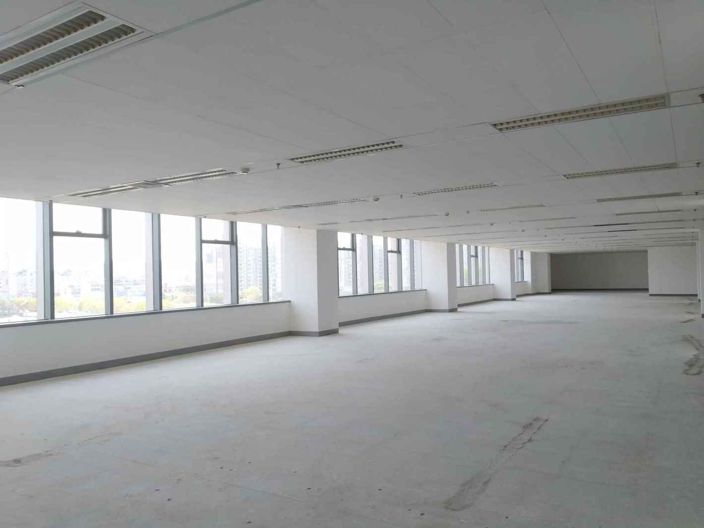 新漕河泾国际商务中心徐汇 新漕河泾国际商务中心 909平米 简装修