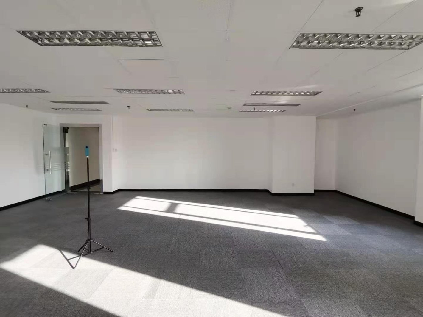 景鸿大厦徐汇 景鸿大厦 120平米 精装修