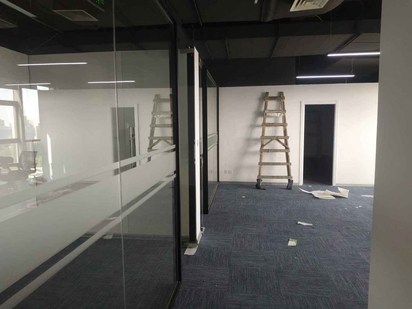 汇阳广场徐汇 汇阳广场 303平米 毛坯