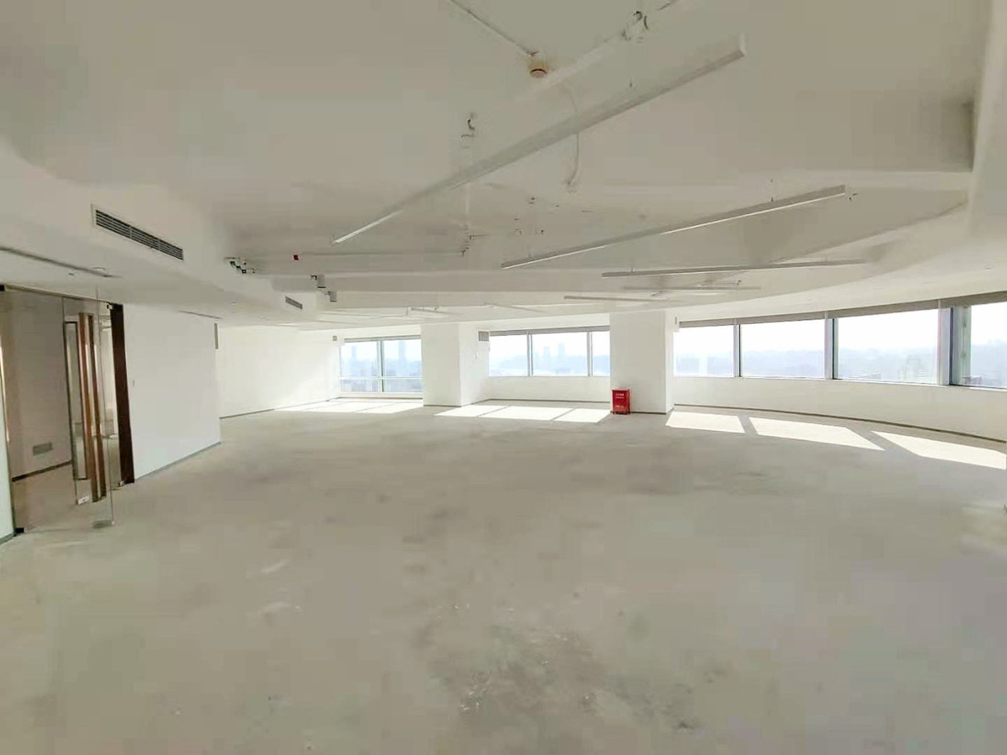 中港汇黄浦(原长城金融大厦)黄浦 中港汇黄浦(原长城金融大厦) 276平米 中等装修