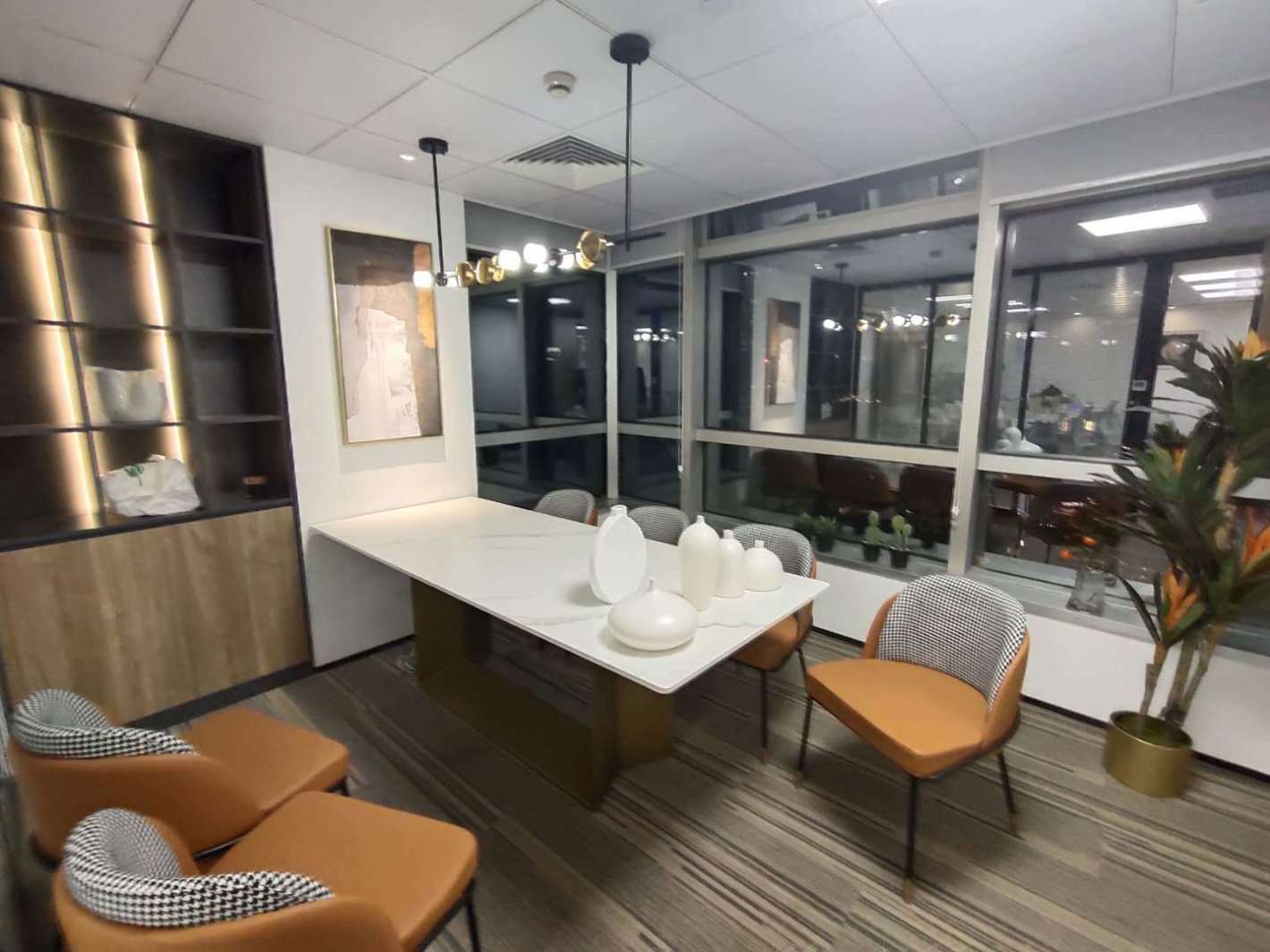 仲益大厦静安 仲益大厦 388平米 中等装修