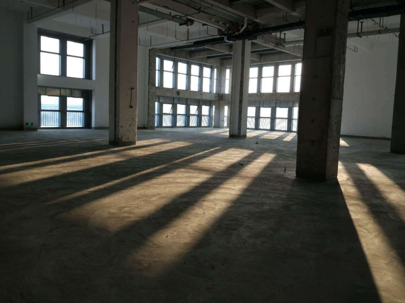 汇智园满星空间静安 汇智园满星空间 379平米 毛坯