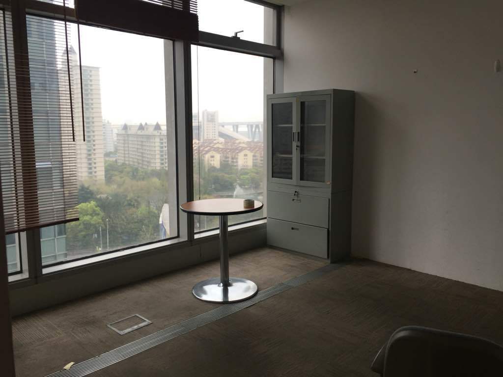 绿地海外滩中心340平米办公室出租-租金价格3.54元/m²/天