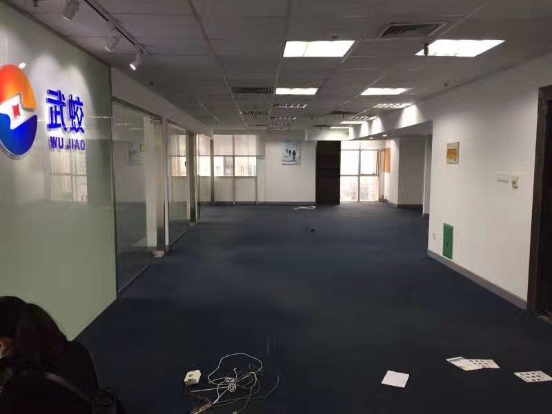 带装修　得房率高　免租可谈　　　面积可选