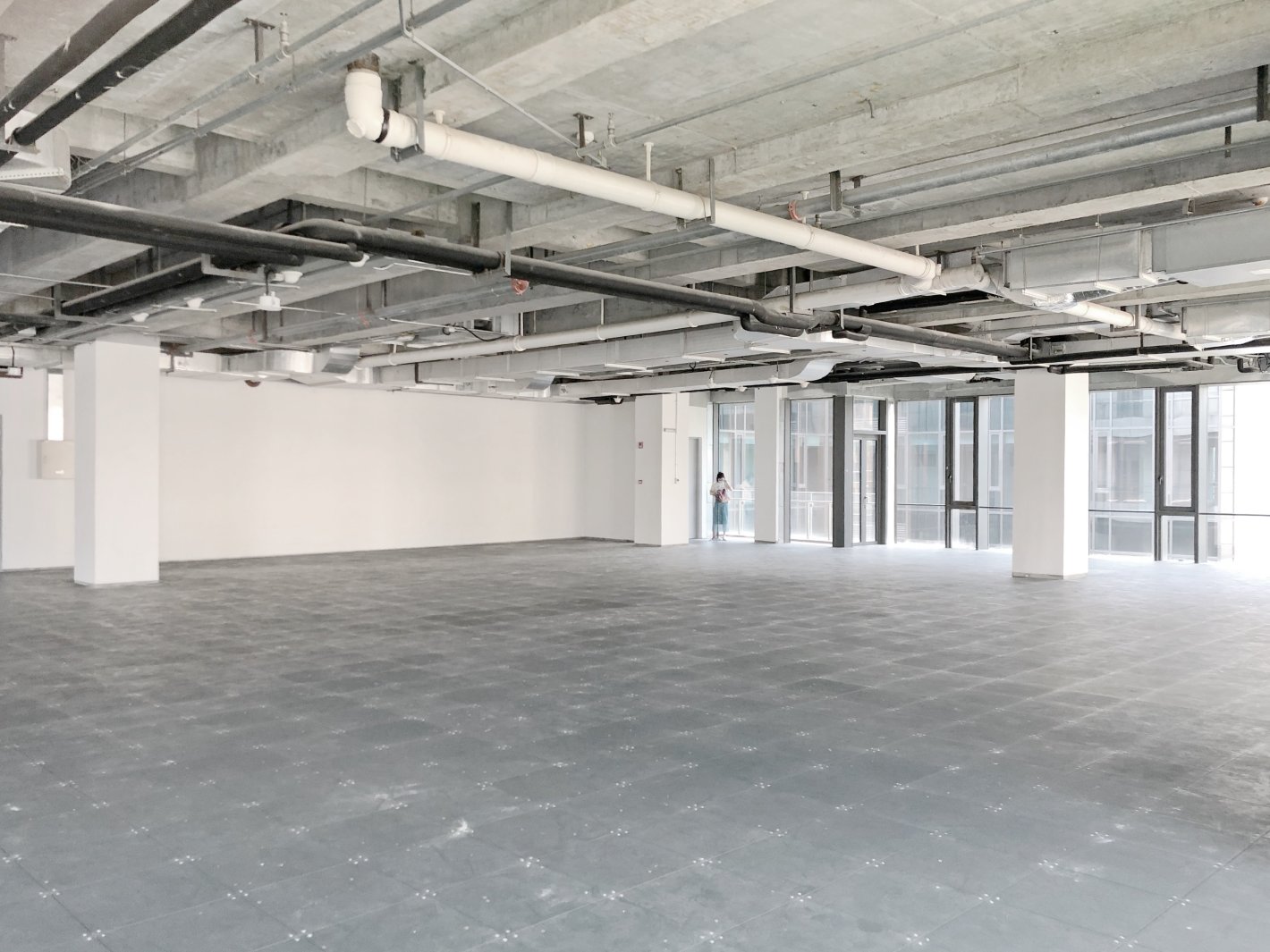 虹桥绿谷广场虹桥绿谷广场，2面采光标准交付，户型方正。