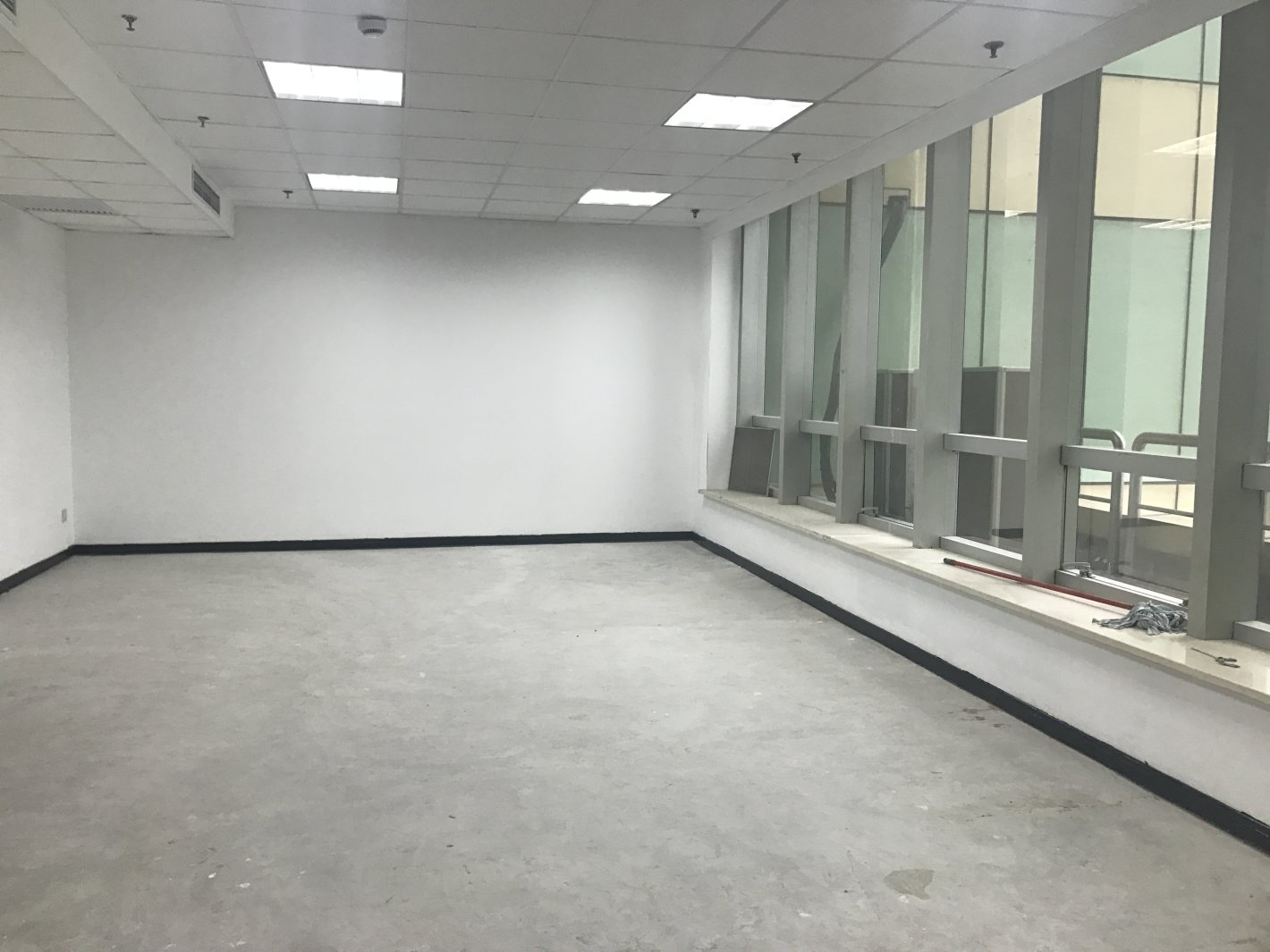 黄浦 华鑫海欣大厦 295平米 简装修