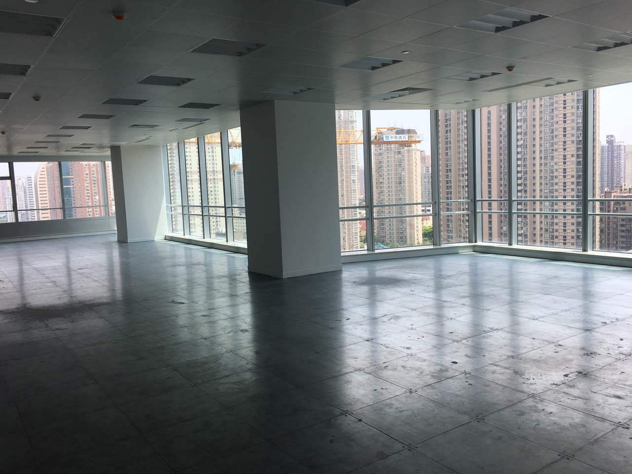 中海国际中心中海国际，南京西路CBD，高层新房源，地铁9/13
