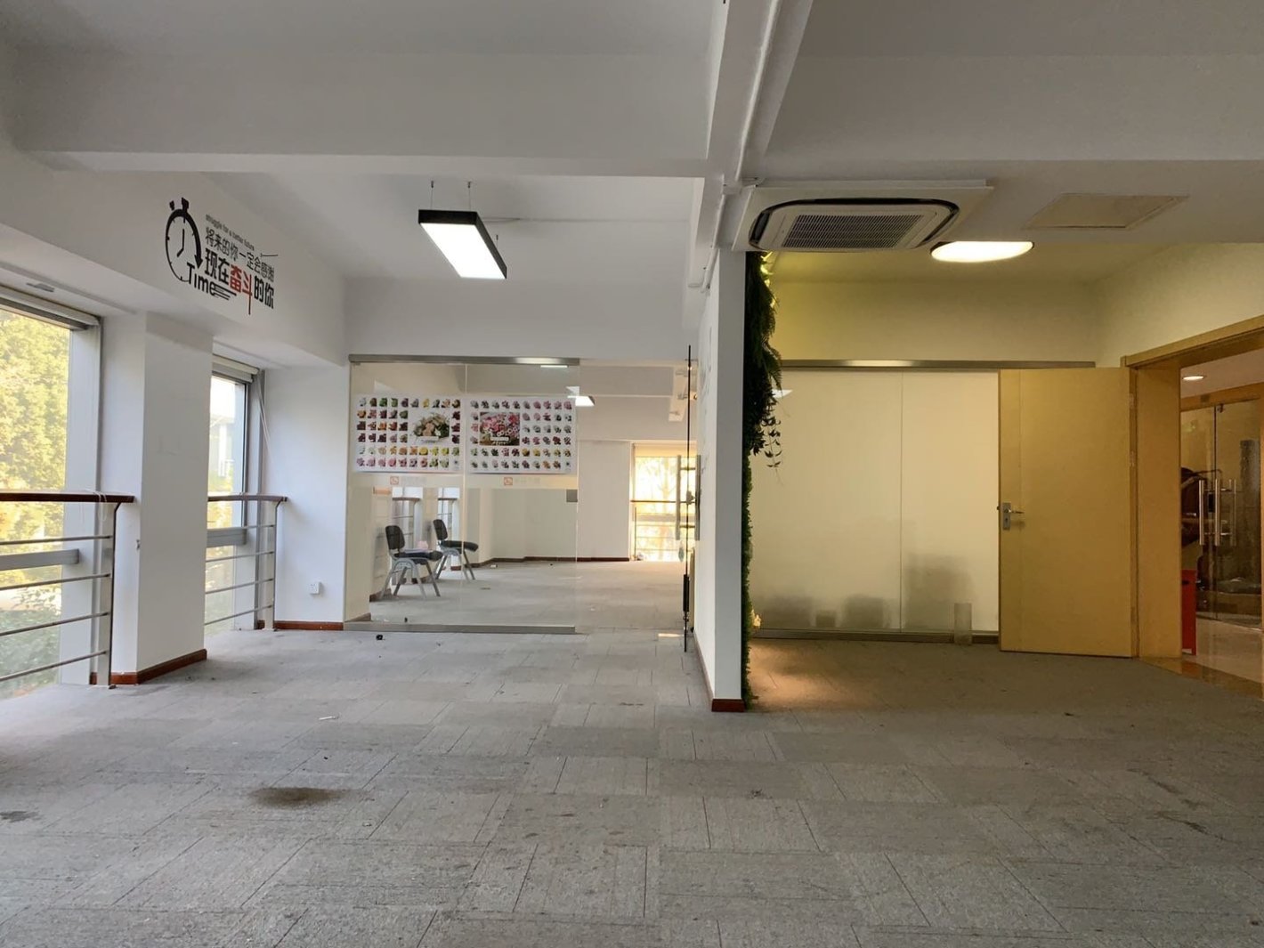 苏河汇-临虹路128弄4800平米办公室出租-租金价格2.00元/m²/天