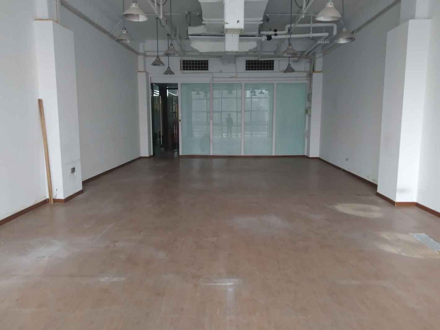 静安现代产业园105平米办公室出租-租金价格4.06元/m²/天